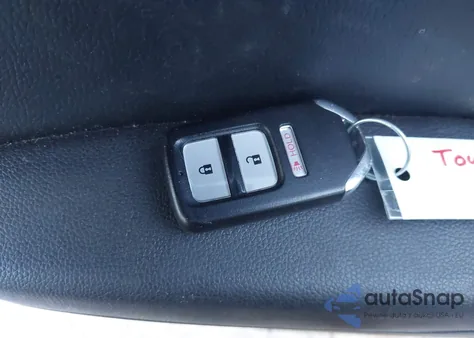 2017 Honda Fit Ex-L z USA, uszkodzony, nr VIN JHMGK5H93HS020251